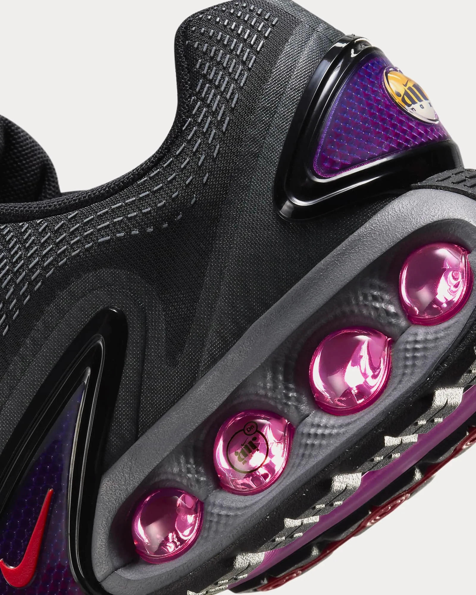 Air Max Dn Black / Dark Smoke Grey / Anthracite / Light Crimson Low Top Sneakers