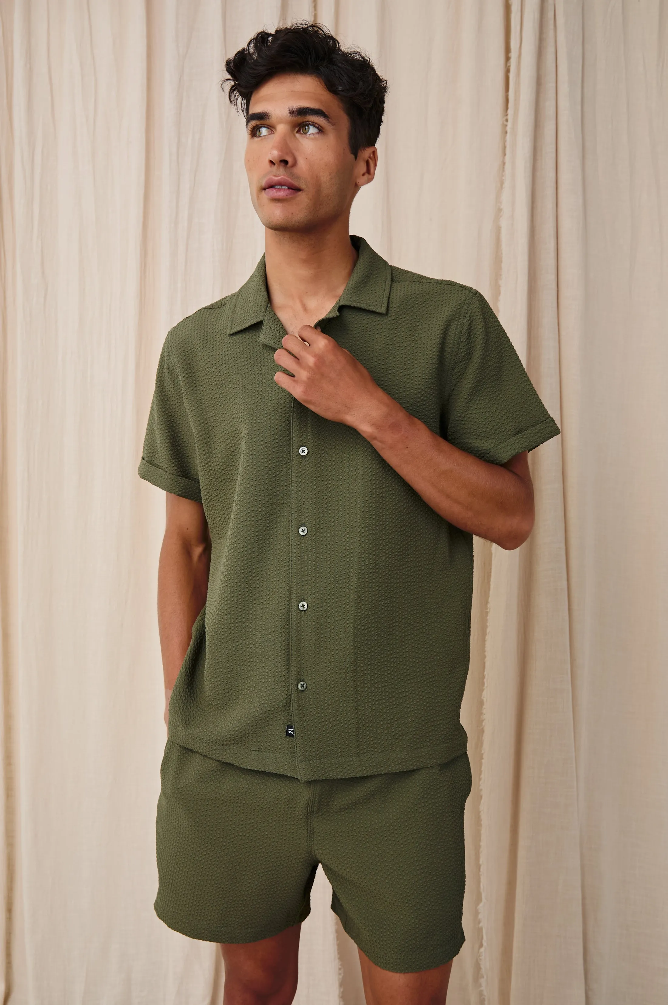 AMALFI SHIRT - OLIVE SEERSUCKER