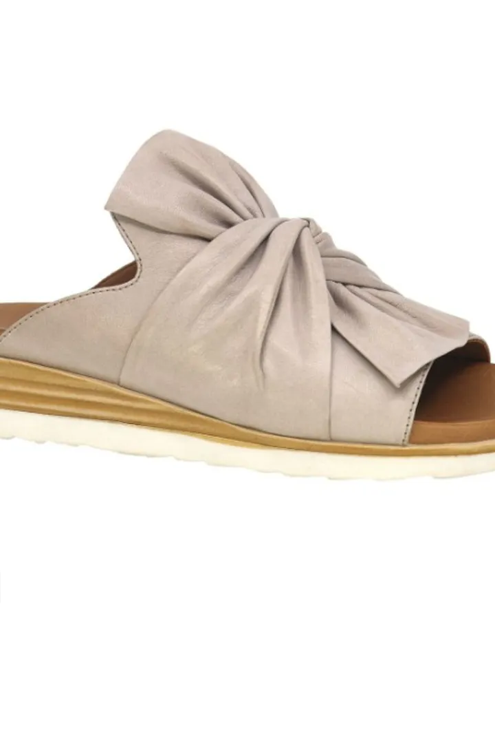 Leather Bow Everly Sandal - Grey