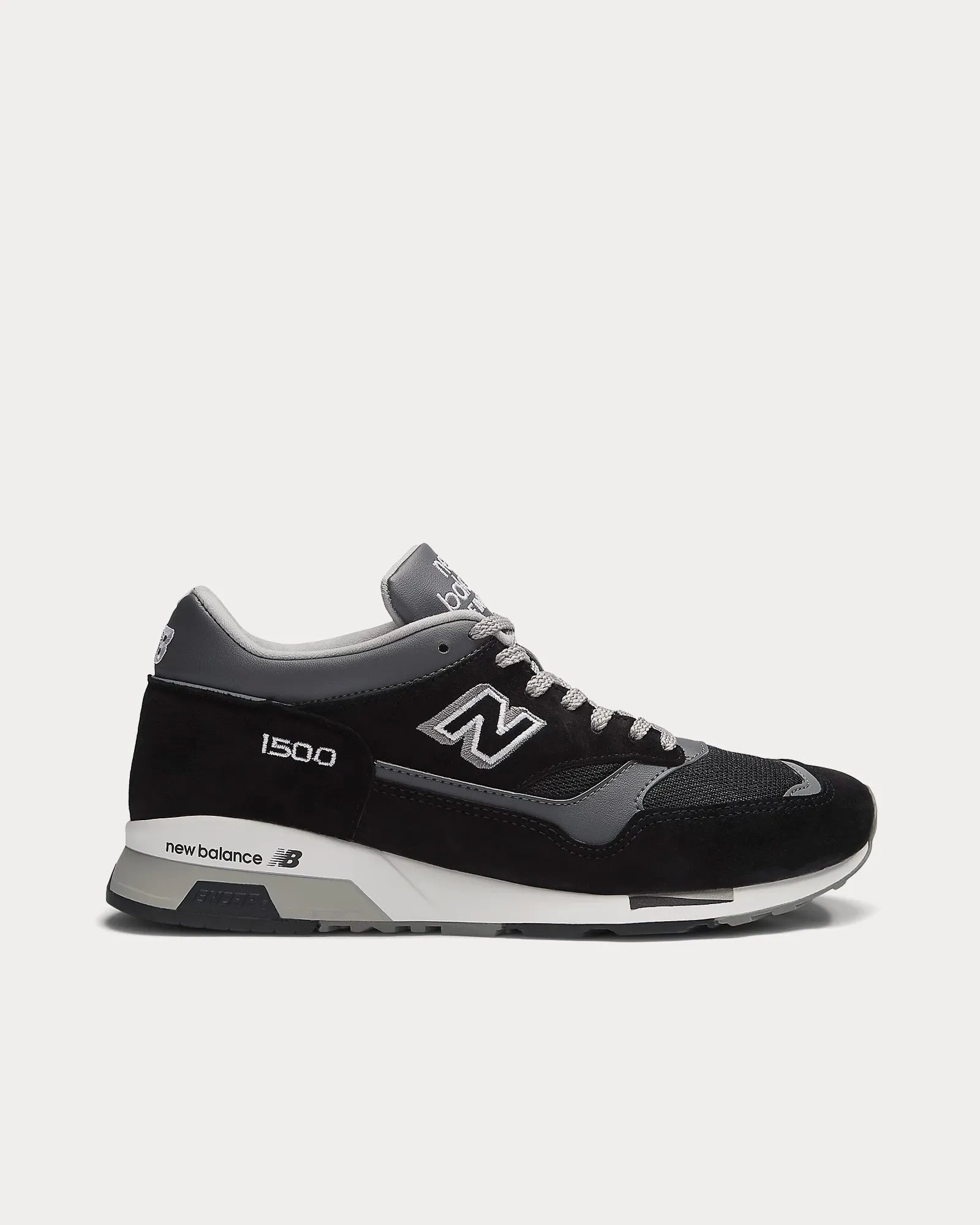 MADE in UK 1500 'Essentials' Black / Smoked Pearl / Silver Low Top Sneakers