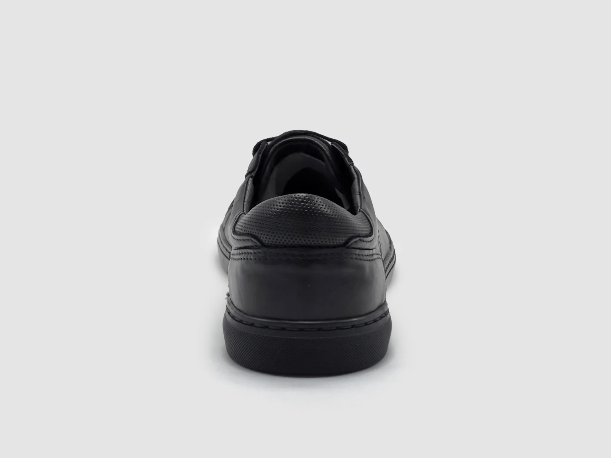 Men's Classic Leather Sneakers - Black